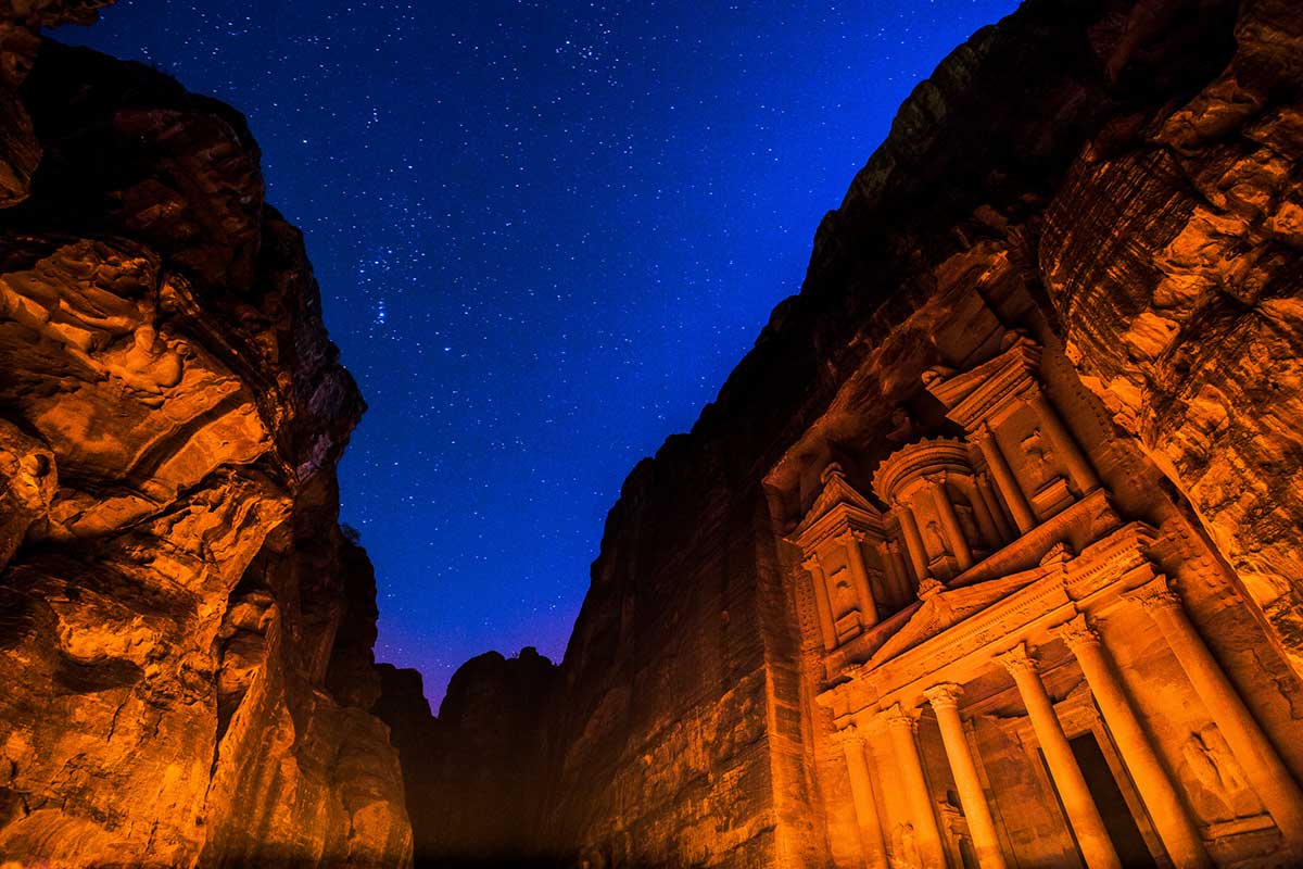 Visitar Petra de noche